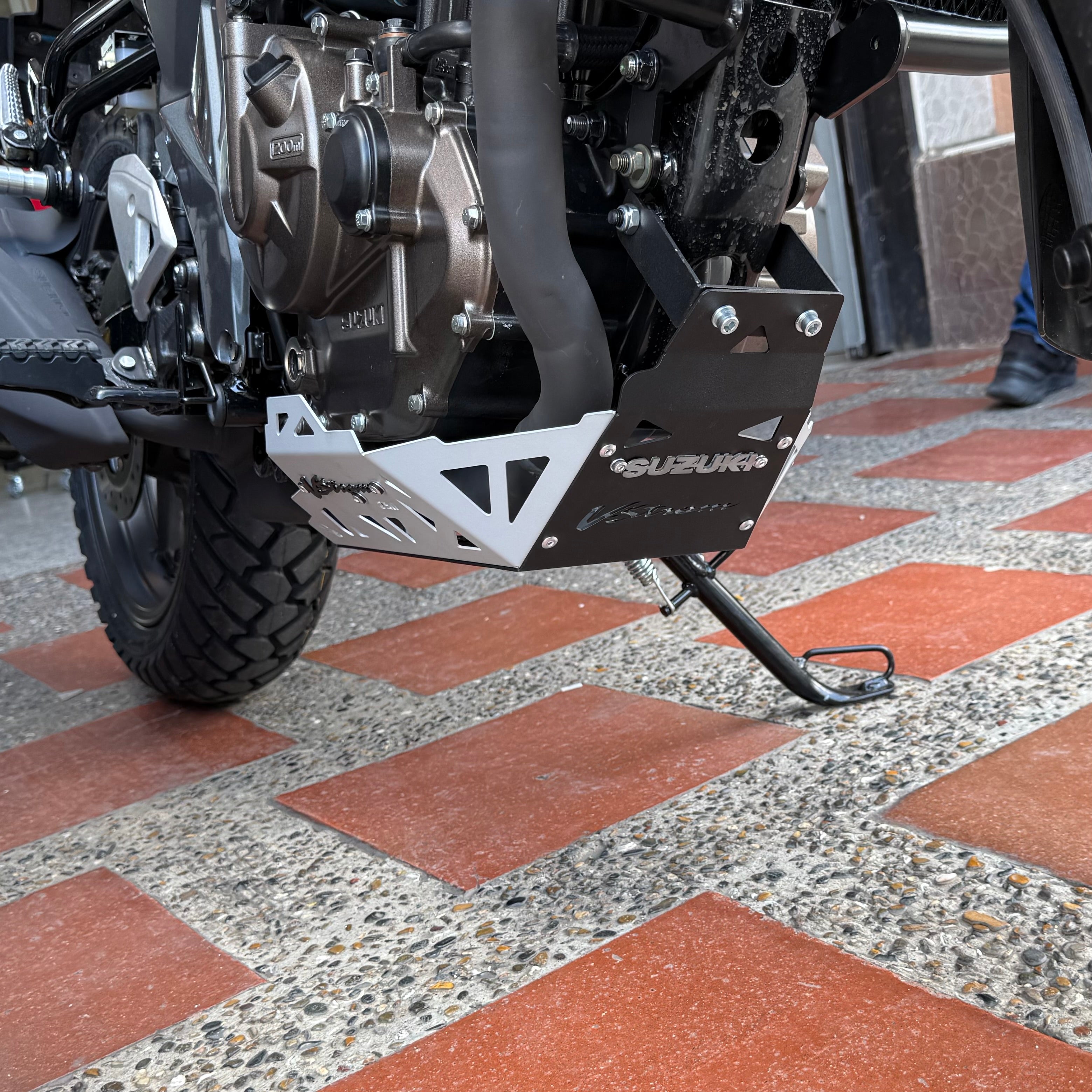 PROTECTOR DE MOTOR PECHERA SUZUKI VSTROM 250 SX