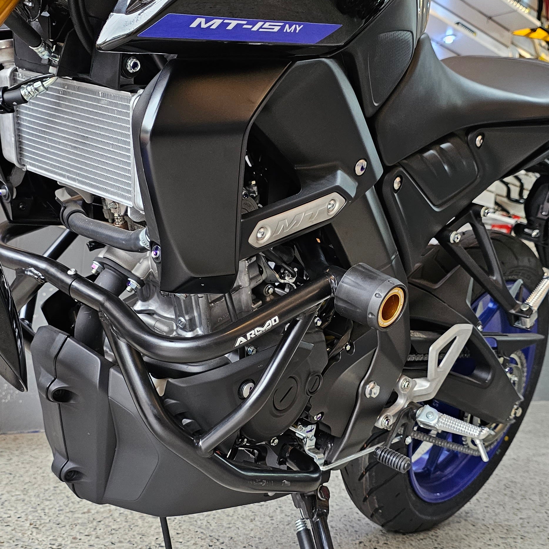 BARRA DE PROTECCIÓN CON SLIDER ARMO YAMAHA MT-15