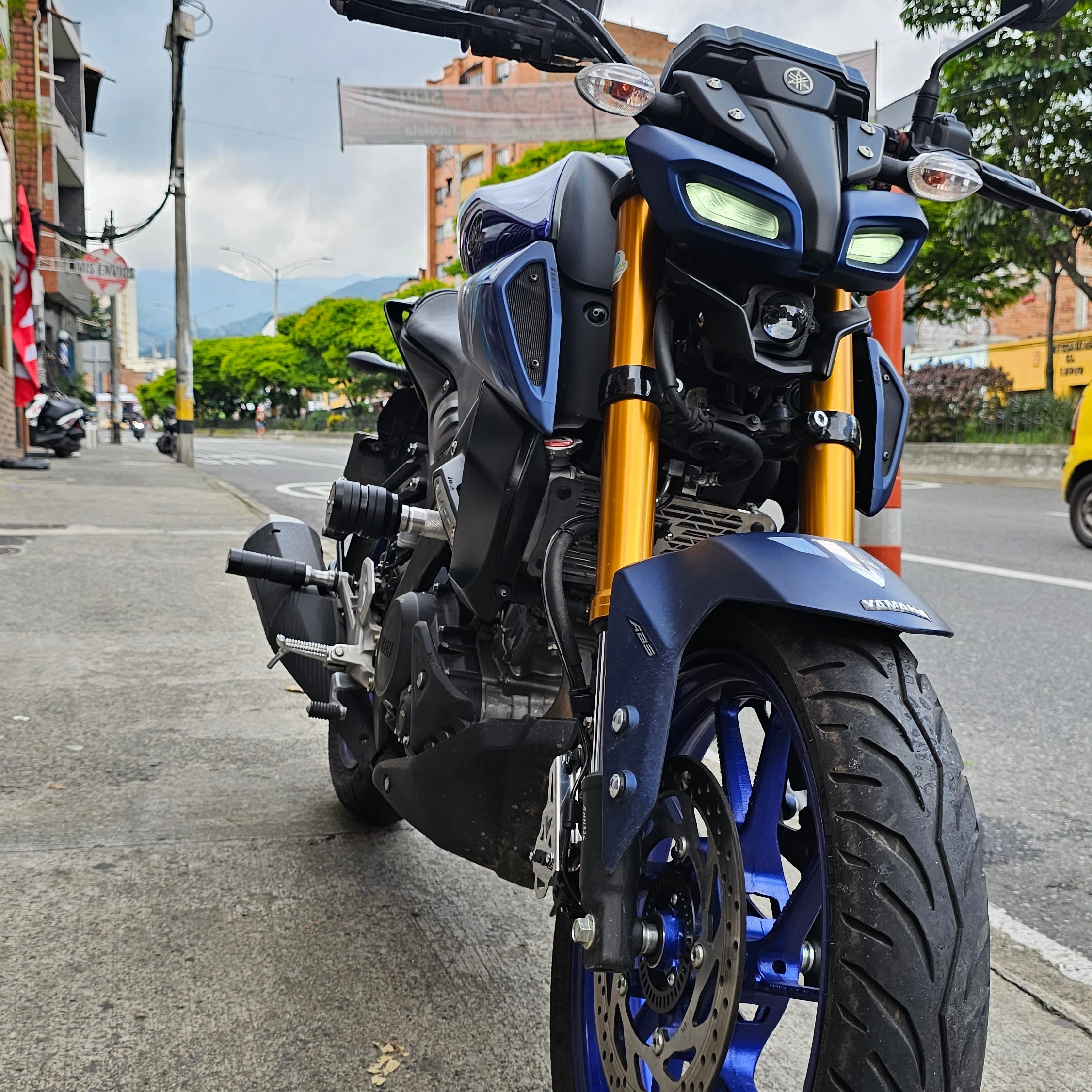 SLIDERS DE ALTO IMPACTO YAMAHA MT-15