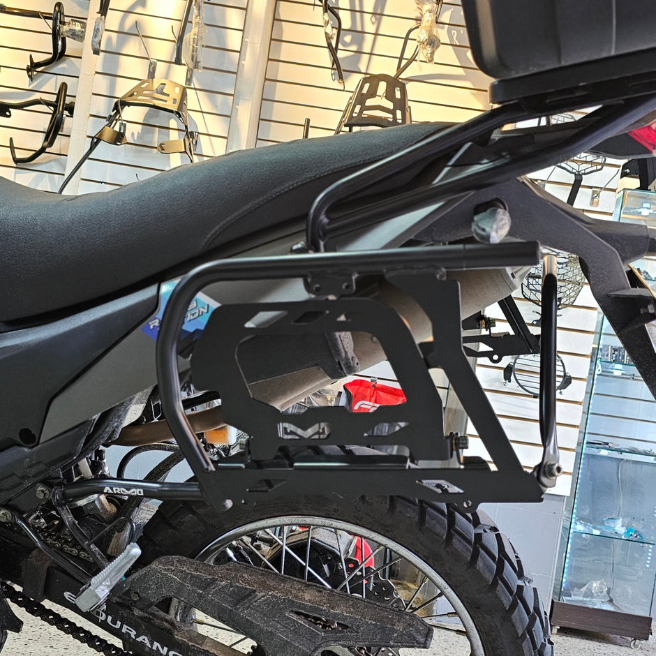 PORTA ALFORJAS MULTIFUNCIONAL ARMO AKT TTR 2025 - TTDS 200 - TT 200 2026