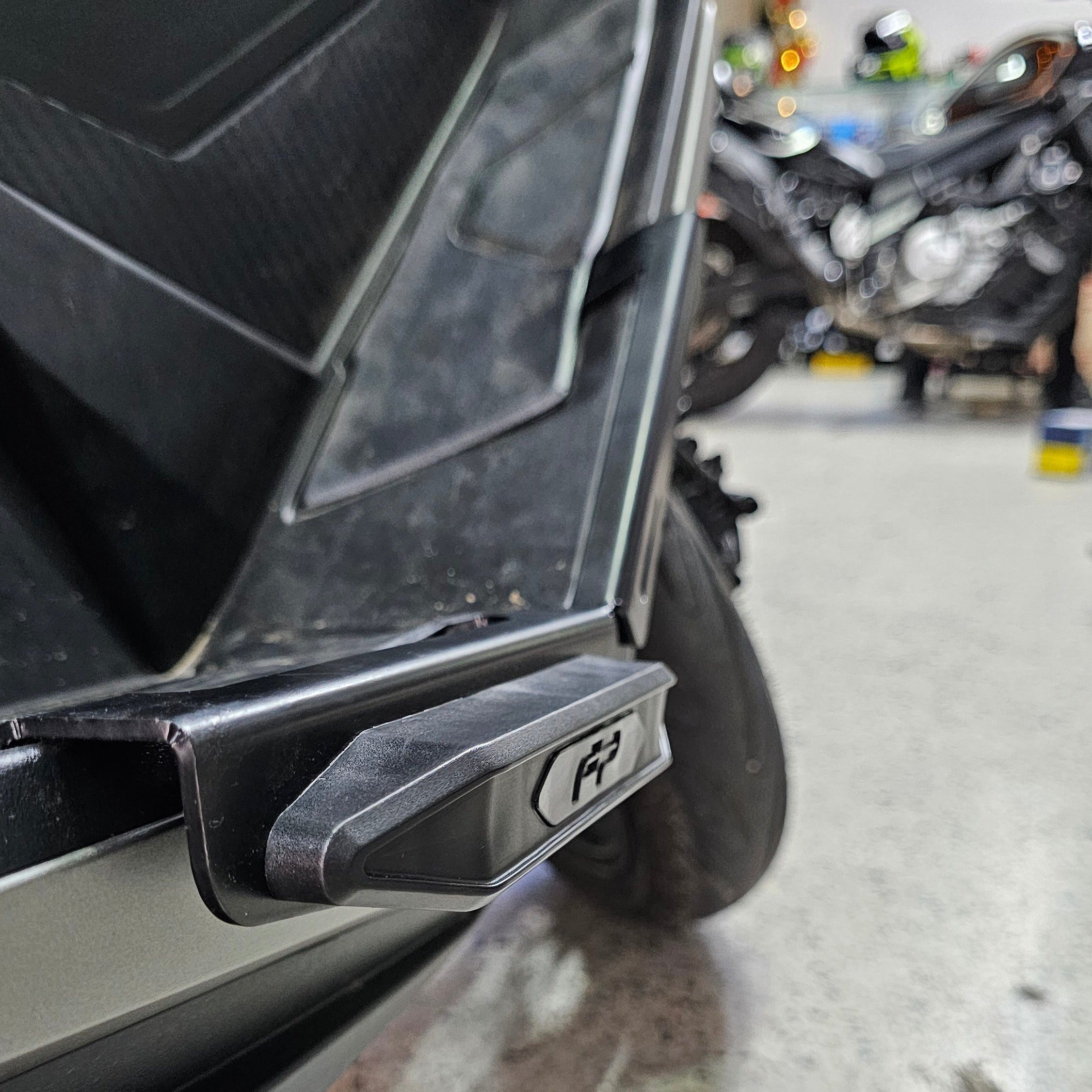 DEFENSAS CON SLIDERS FP FLOOR BOARD DELANTERO VICTORY BLACK