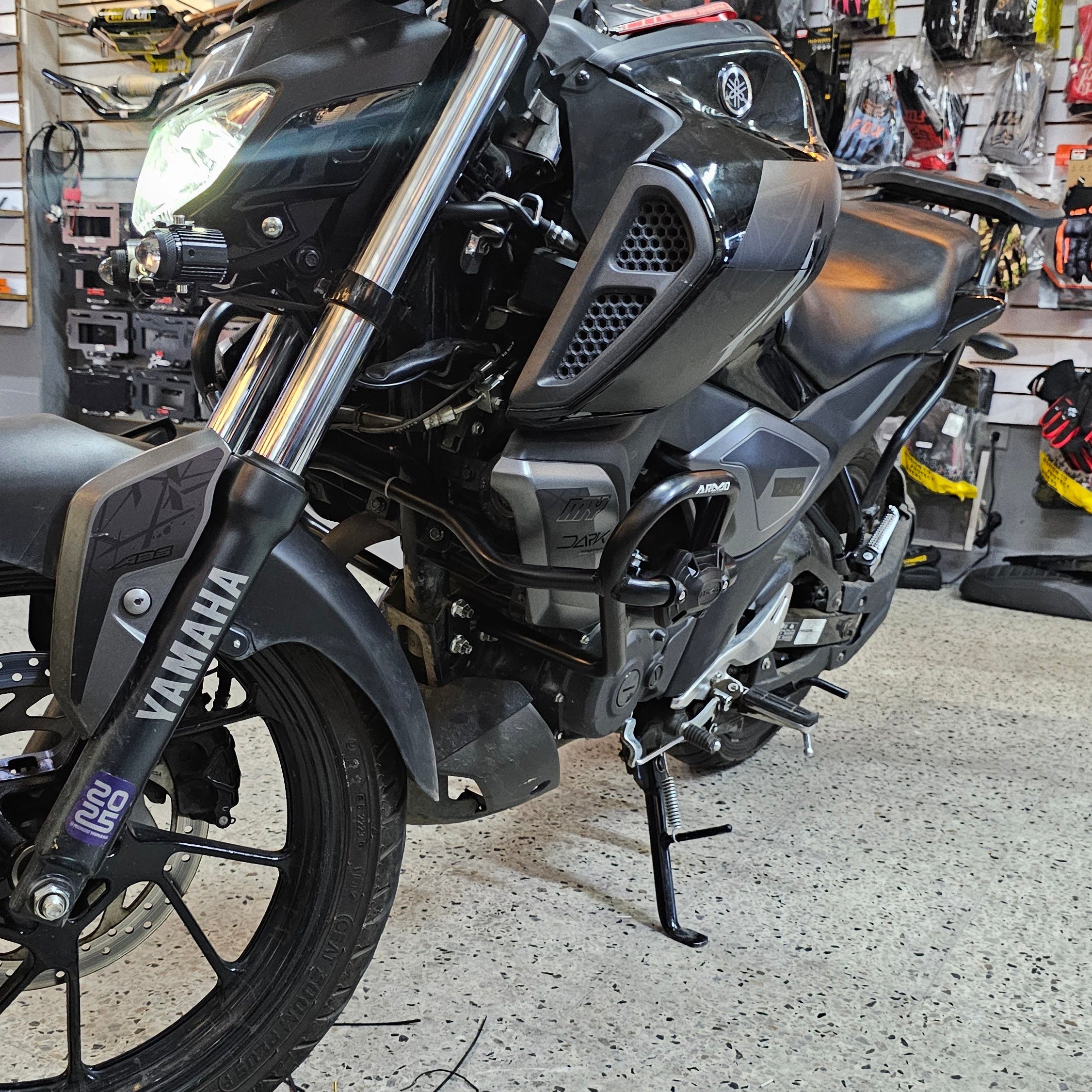 BARRA DE PROTECCIÓN CON SLIDER ARMO YAMAHA FZ 3.0