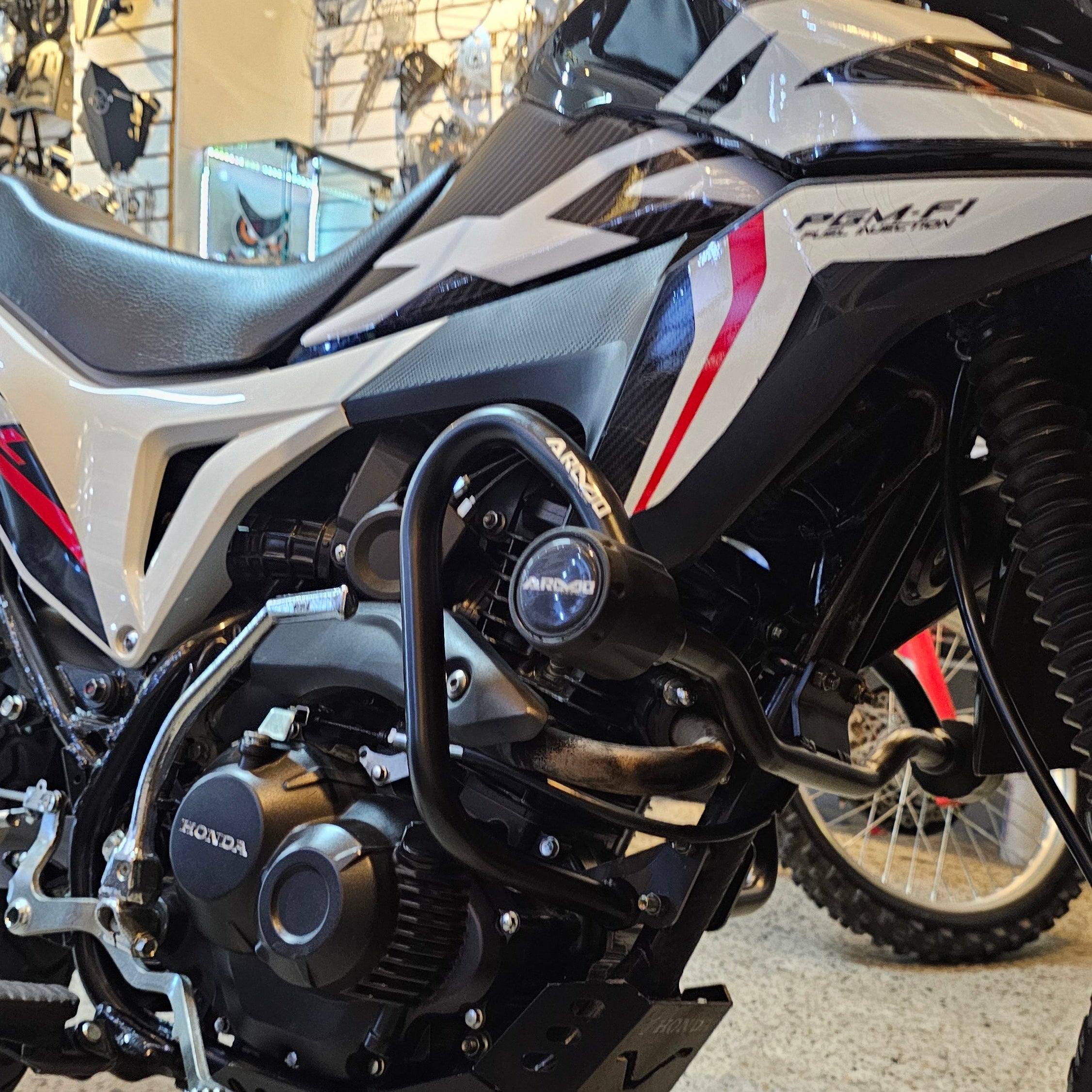 BARRA DE PROTECCIÓN CON SLIDER ARMO HONDA XR 190L