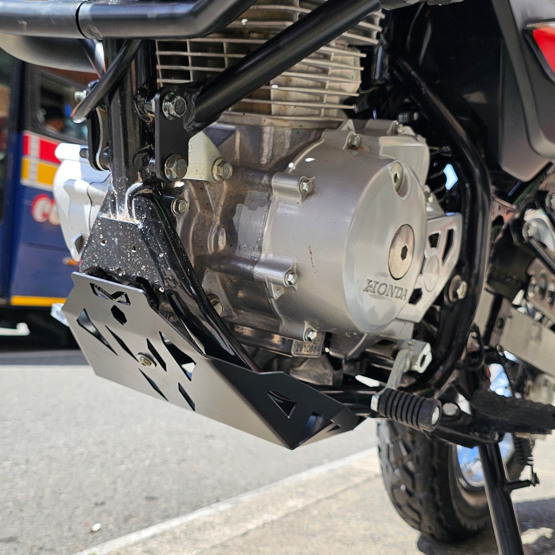 PROTECTOR DE MOTOR PECHERA HONDA XR150 ARMO