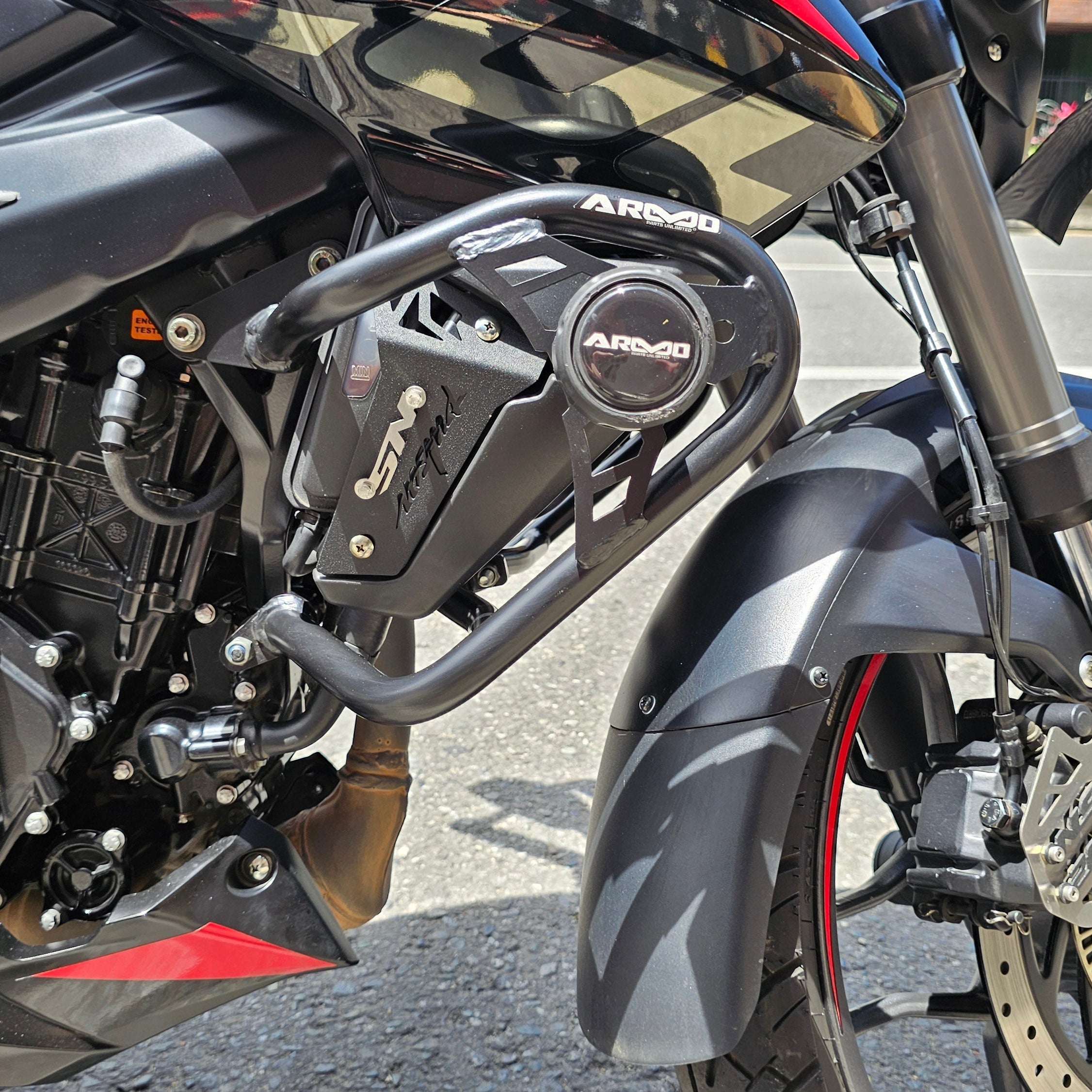 BARRA DE PROTECCIÓN CON SLIDER ARMO PULSAR NS 200 2024 O SUPERIOR