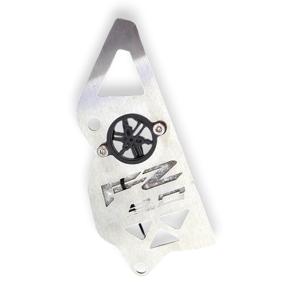 PROTECTOR TAPA PIÑON EN ACERO YAMAHA FZ 3.0