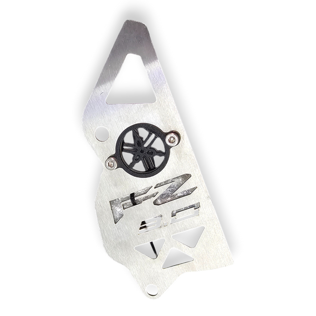 PROTECTOR TAPA PIÑON EN ACERO YAMAHA FZ 3.0