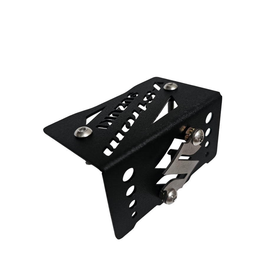 PROTECTOR DE BOMBA O DEPOSITO DE LIQUIDO DE FRENO DELANTERO EN ACERO SUZUKI VSTROM 650 XT