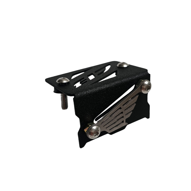 PROTECTOR DE BOMBA O DEPOSITO DE LIQUIDO DE FRENO DELANTERO EN ACERO HONDA CB125F - CB160F - CB190R 2016/2019 - CB190R 2020/2024 - CB190R 2.0 2025 - CB300F