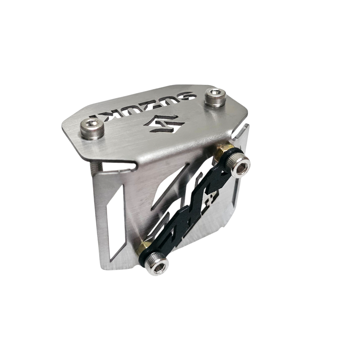 PROTECTOR DE BOMBA O DEPOSITO DE LIQUIDO DE FRENO DELANTERO EN ACERO SUZUKI DR 150