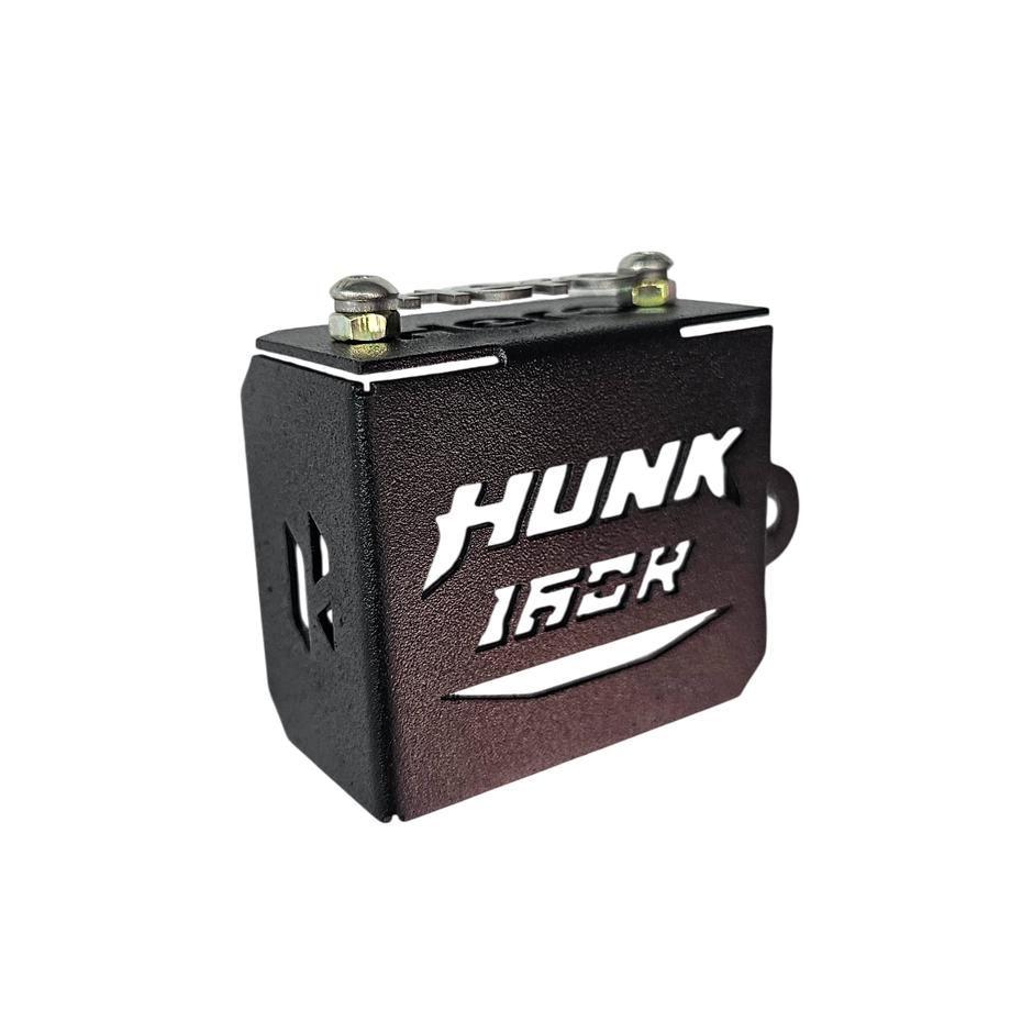 PROTECTOR DE BOMBA O DEPOSITO DE LIQUIDO DE FRENO DELANTERO EN ACERO HERO HUNK 160 4V