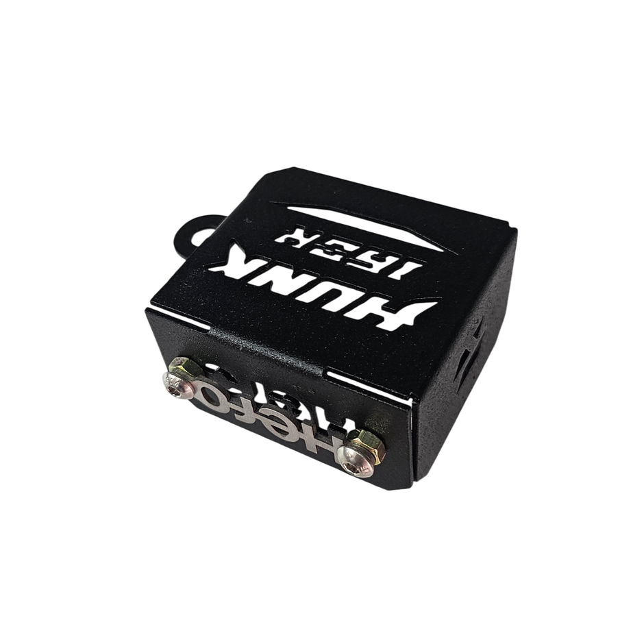 PROTECTOR DE BOMBA O DEPOSITO DE LIQUIDO DE FRENO DELANTERO EN ACERO HERO HUNK 160 4V