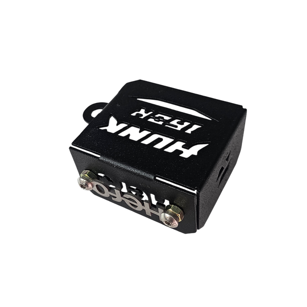 PROTECTOR DE BOMBA O DEPOSITO DE LIQUIDO DE FRENO DELANTERO EN ACERO HERO HUNK 160 4V