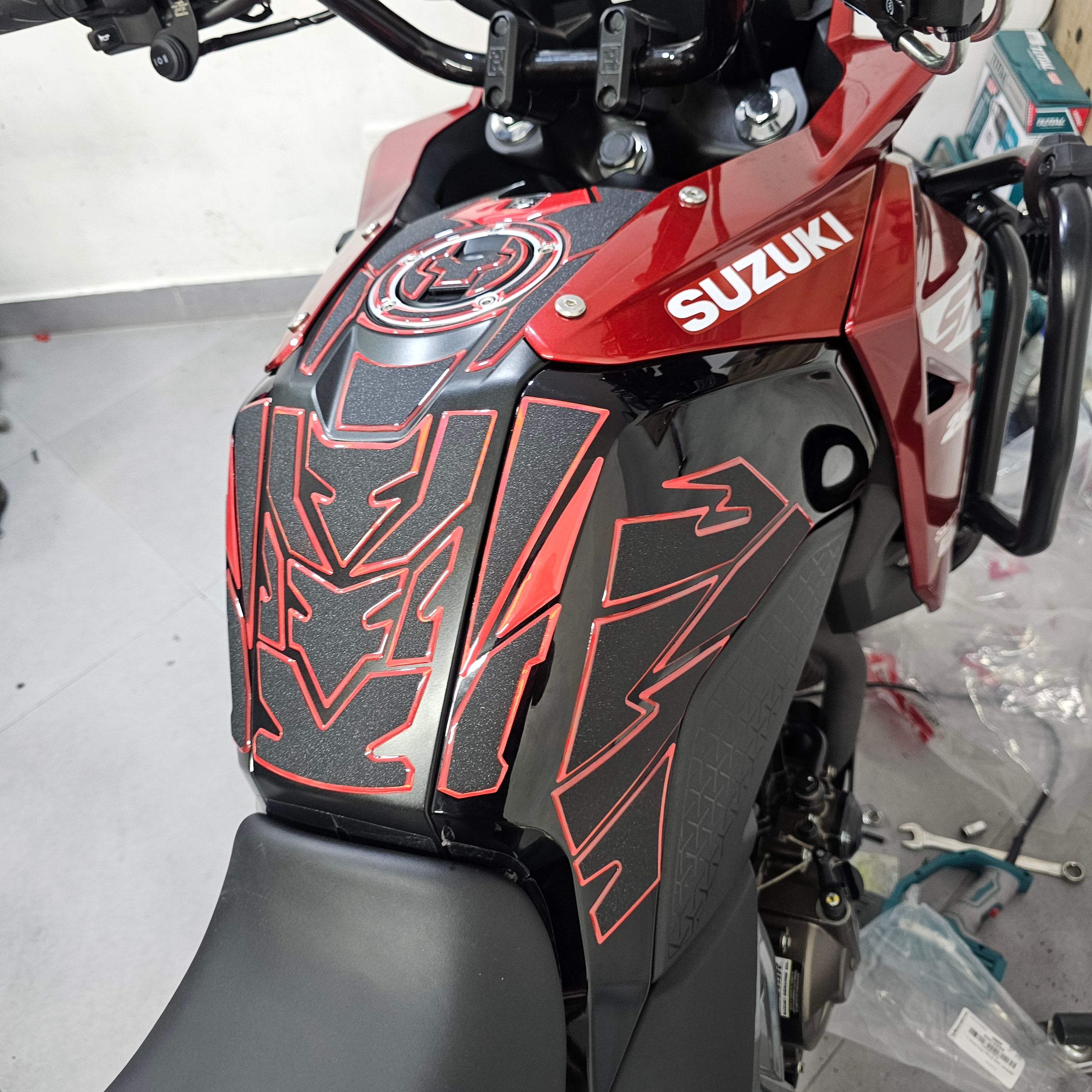STOMPGRIPS - PROTECTORES DE TANQUE SEVEN DESIGN 7D HIDRO GEL SUZUKI VSTROM 250 SX (TIPO LIJA)