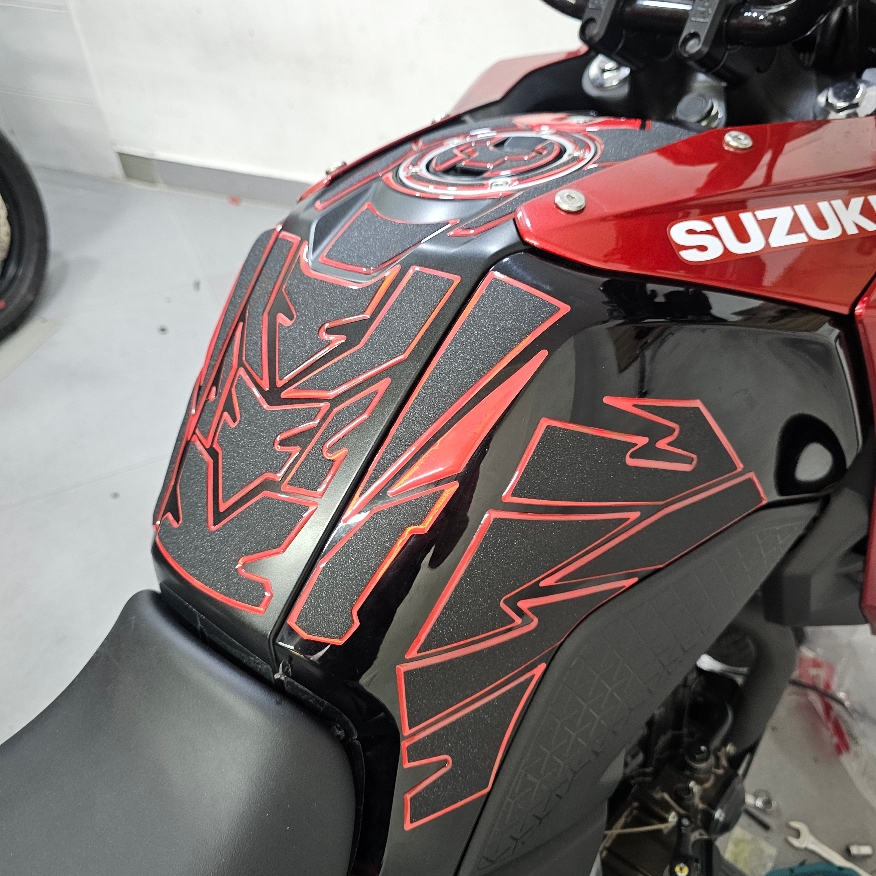 STOMPGRIPS - PROTECTORES DE TANQUE SEVEN DESIGN 7D HIDRO GEL SUZUKI VSTROM 250 SX (TIPO LIJA)