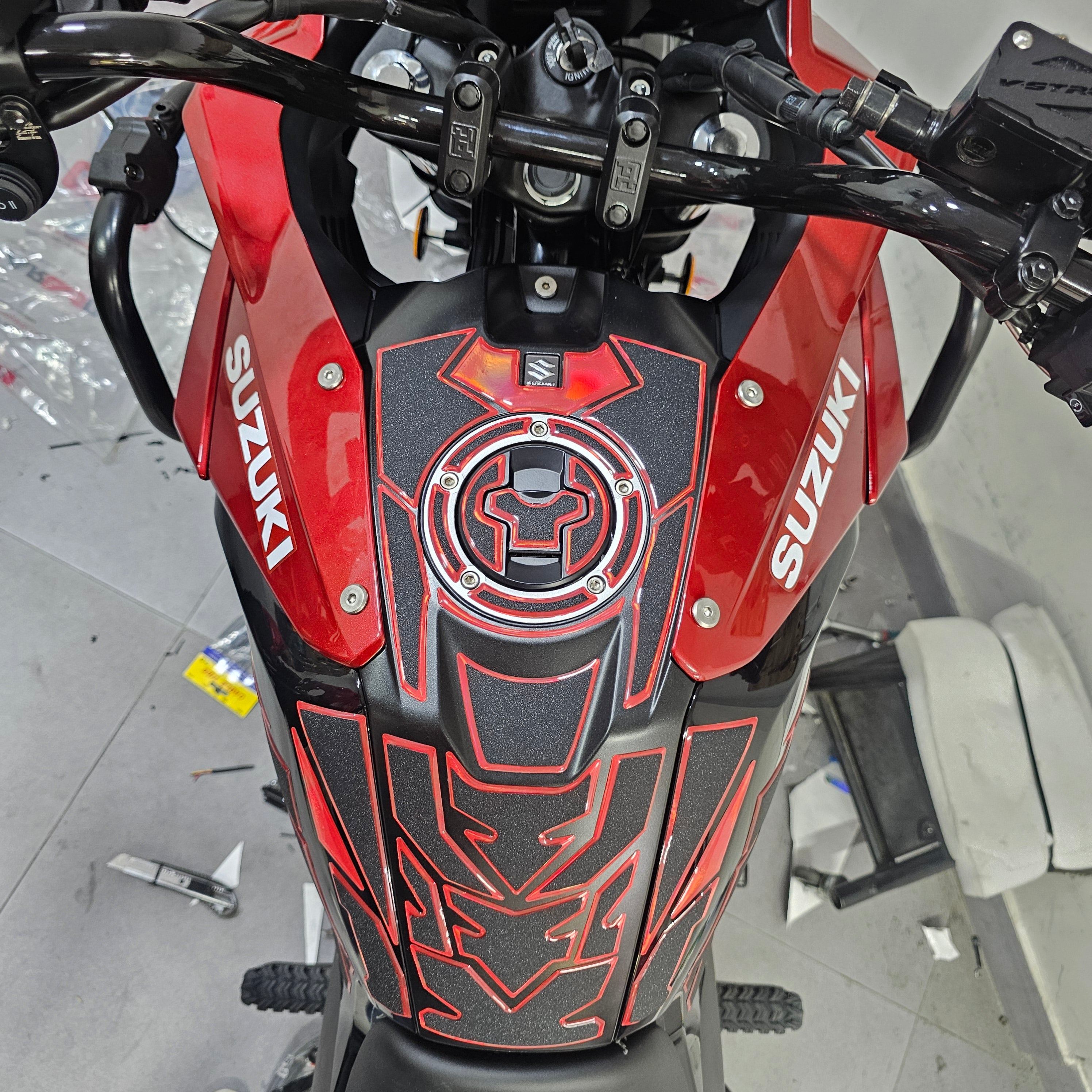 STOMPGRIPS - PROTECTORES DE TANQUE SEVEN DESIGN 7D HIDRO GEL SUZUKI VSTROM 250 SX (TIPO LIJA)