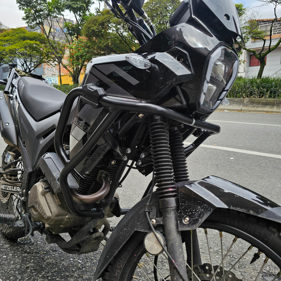 BARRA DE PROTECCIÓN O DEFENSA CON SLIDER FP AKT TT 200 2026