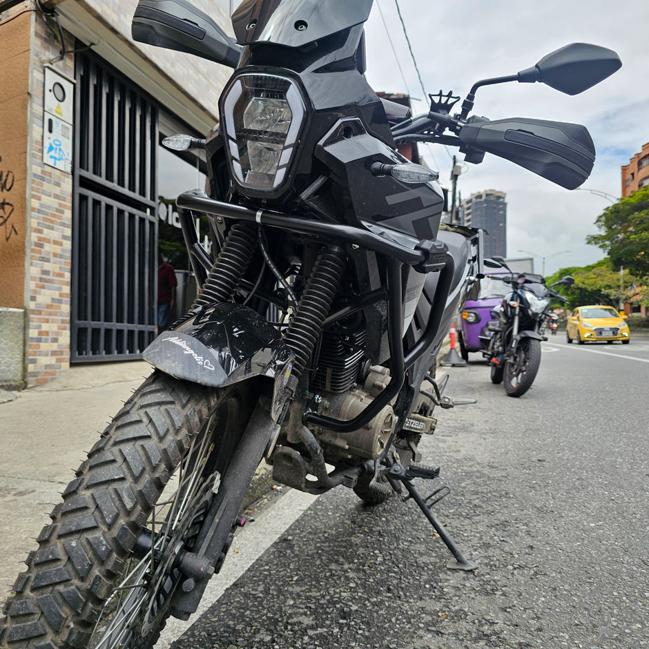BARRA DE PROTECCIÓN O DEFENSA CON SLIDER FP AKT TT 200 2026