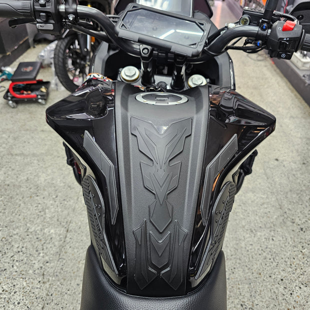 STOMPGRIPS - PROTECTORES DE TANQUE SPECIAL EDITION UNIVERSAL - SUZUKI DR 150 - HONDA NX 190