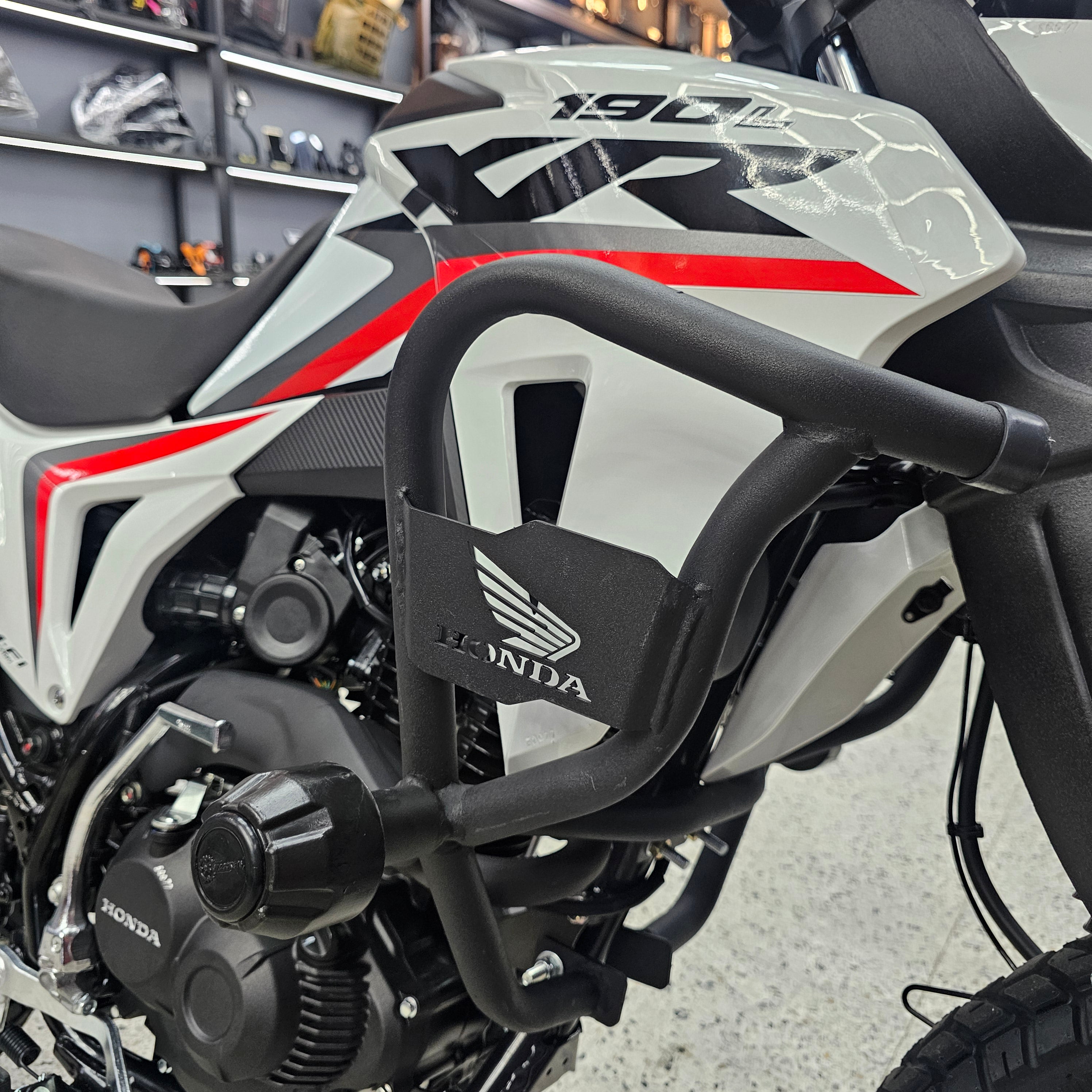 BARRA DE PROTECCIÓN CON SLIDER WP HONDA XR 150 ABS 2.0 - XR 190L ABS 2.0