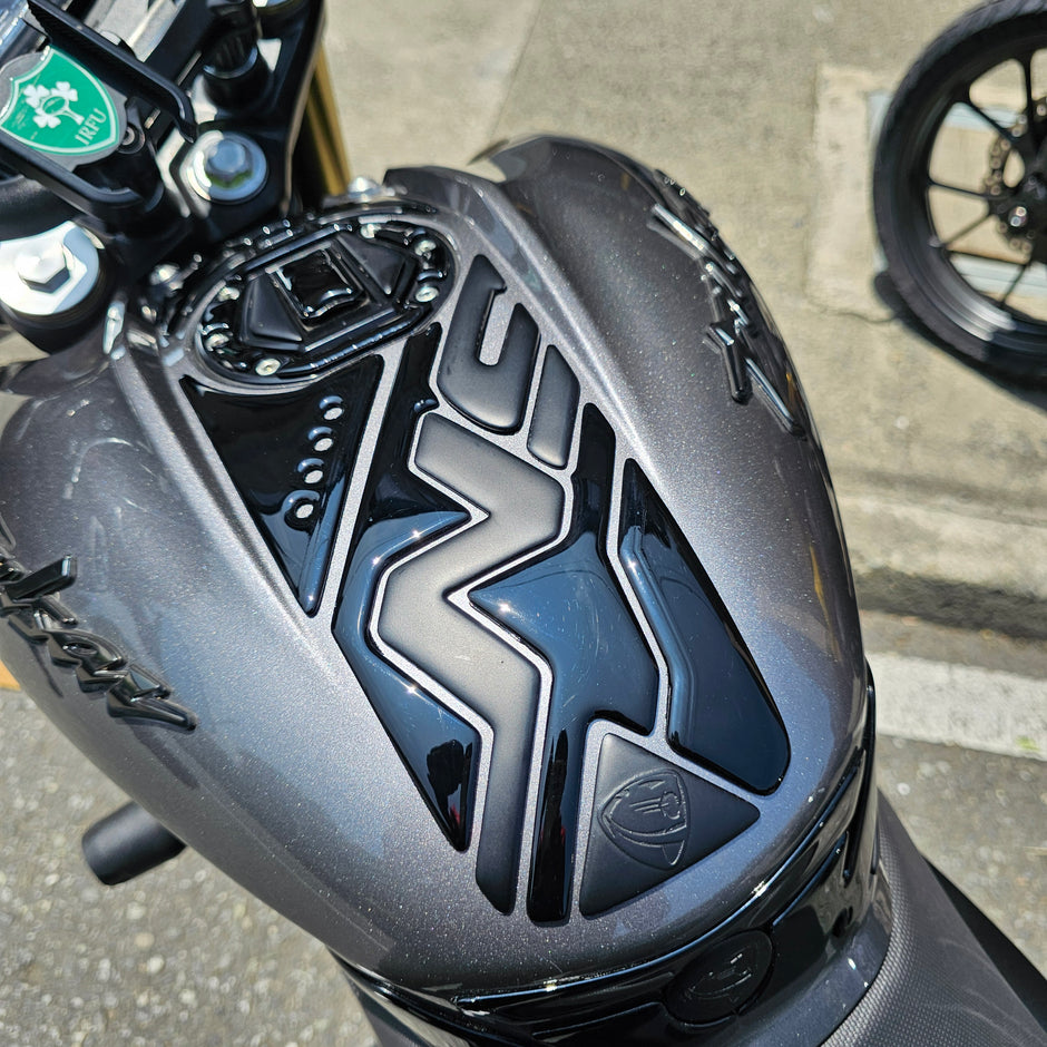 STOMPGRIPS - PROTECTORES DE TANQUE LUXUS PROTECT BAJAJ PULSAR NS 400Z - PULSAR NS 200 - 160 - 150 - 125 UG