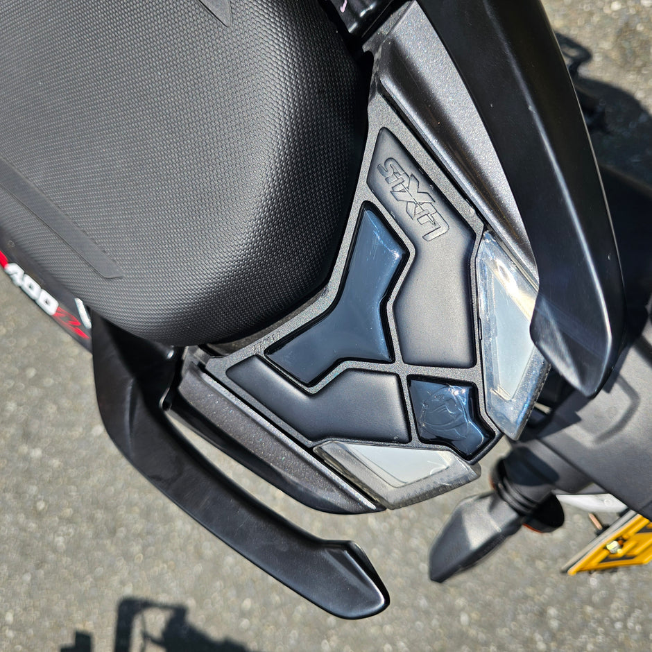 STOMPGRIPS - PROTECTORES DE TANQUE LUXUS PROTECT BAJAJ PULSAR NS 400Z - PULSAR NS 200 - 160 - 150 - 125 UG