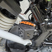 PROTECTOR DE BOMBA O DEPOSITO DE LIQUIDO DE FRENO TRASERO EN ACERO KTM DUKE 200/250/390 NG - KTM DUKE 200/390 G1