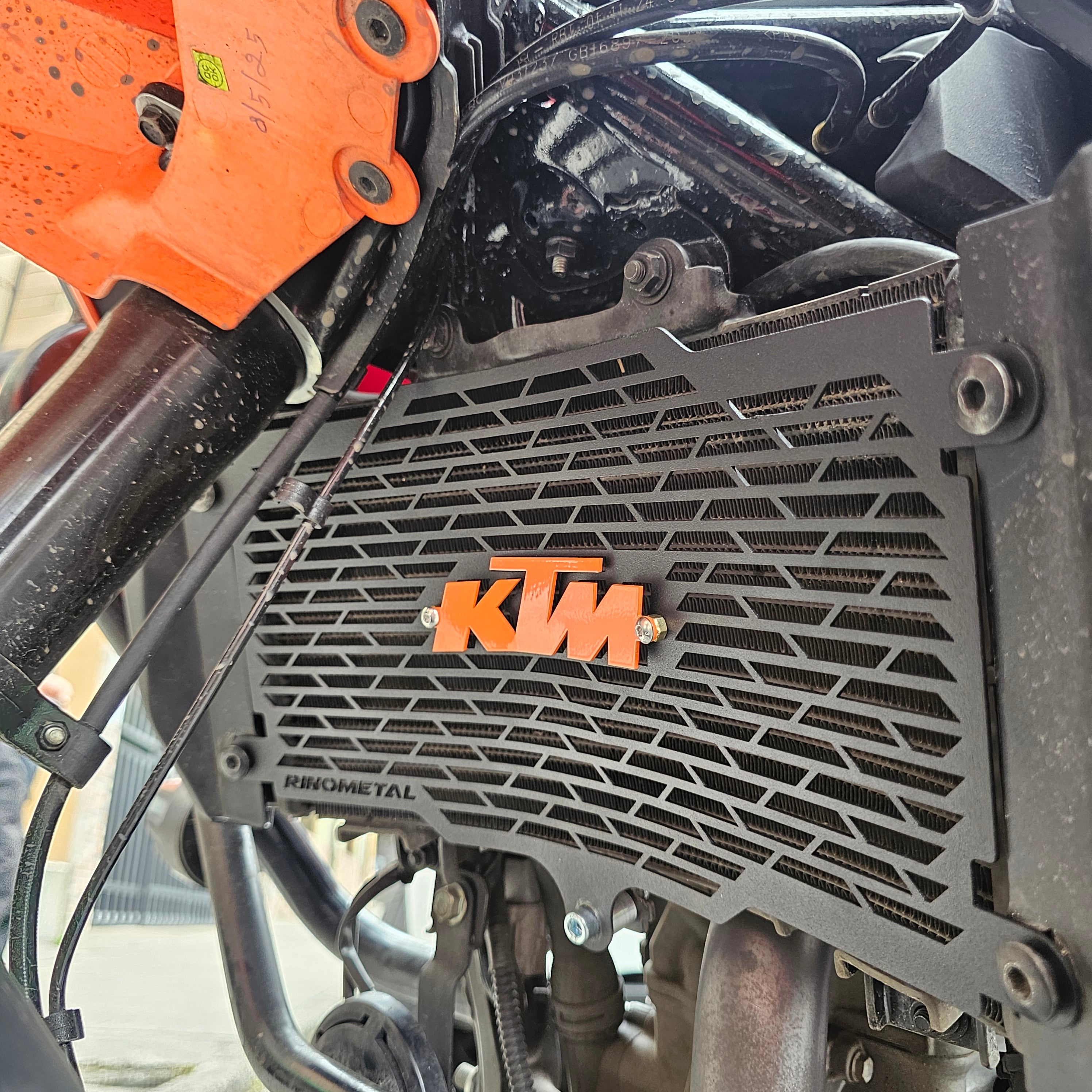 PROTECTOR DE RADIADOR EN ACERO KTM DUKE 200/250/390 G3 - KTM 390 ADVENTURE R - ADVENTURE X