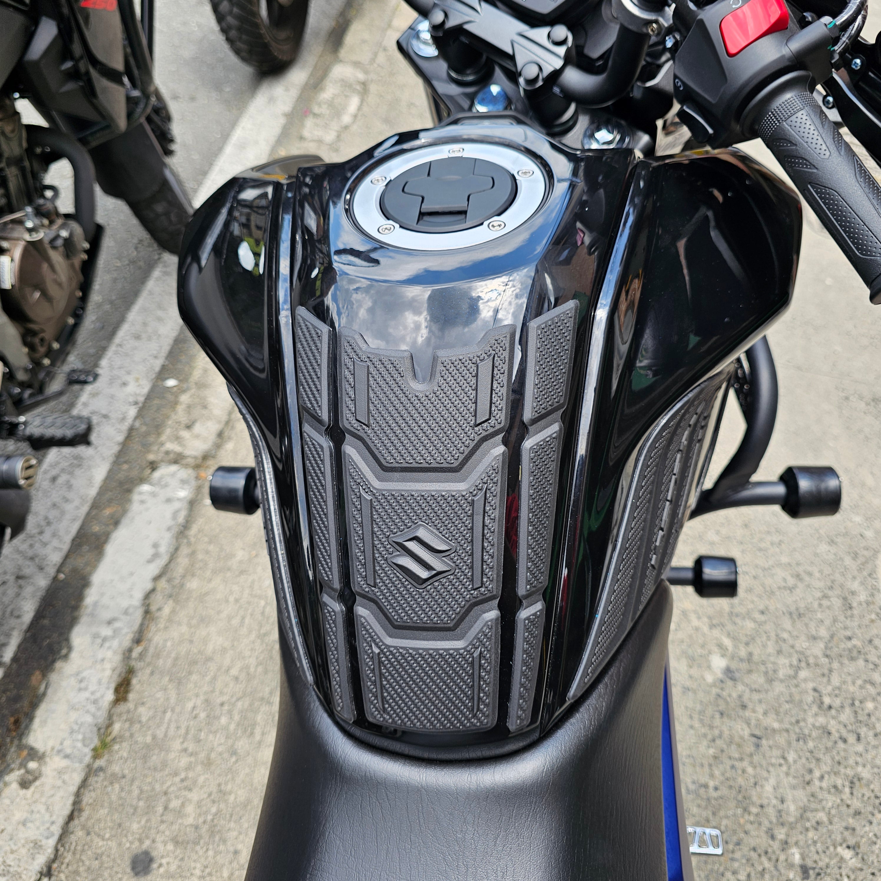 STOMPGRIPS - PROTECTORES DE TANQUE 3D SUZUKI VSTROM 160