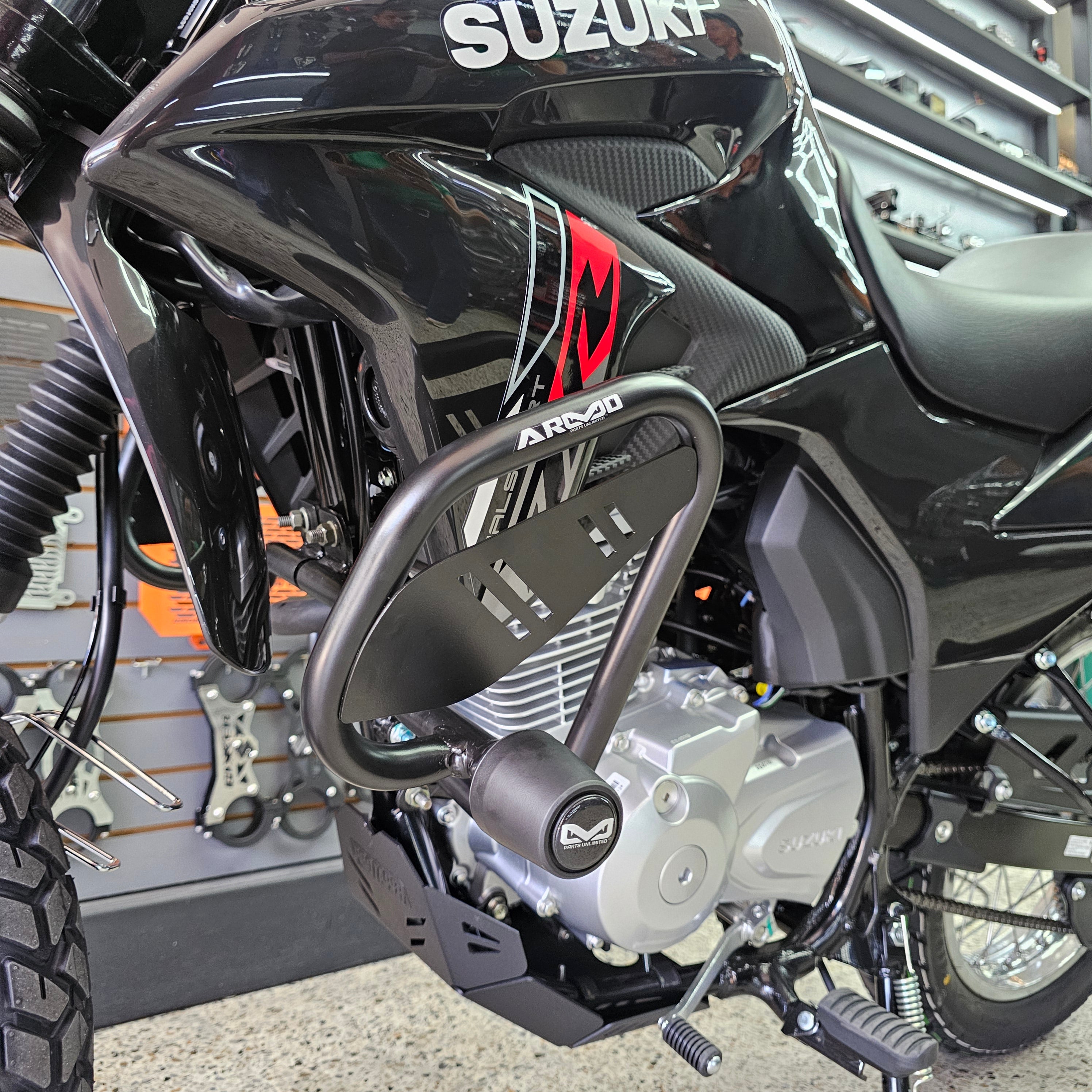 BARRA DE PROTECCIÓN CON SLIDER ARMO AKT TTR 2014/2024 - HONDA XR150 - HONDA XR190L ABS 2.0 - HONDA XRE 190 - SUZUKI DR 150 - DR 160X - VICTORY MRX 125 - MRX 150