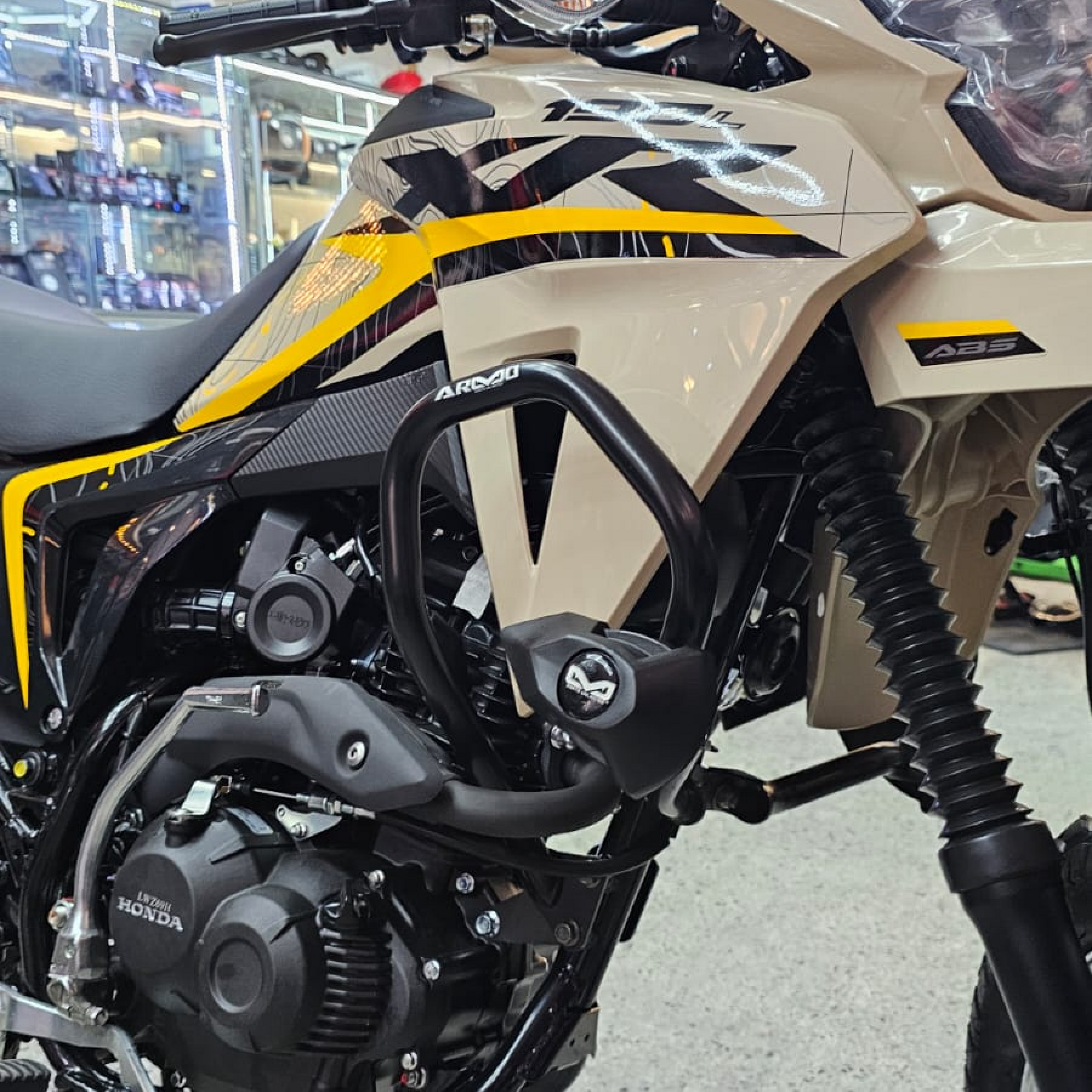 BARRA DE PROTECCIÓN CON SLIDER ARMO XR 190L 2.0 ABS 2.0