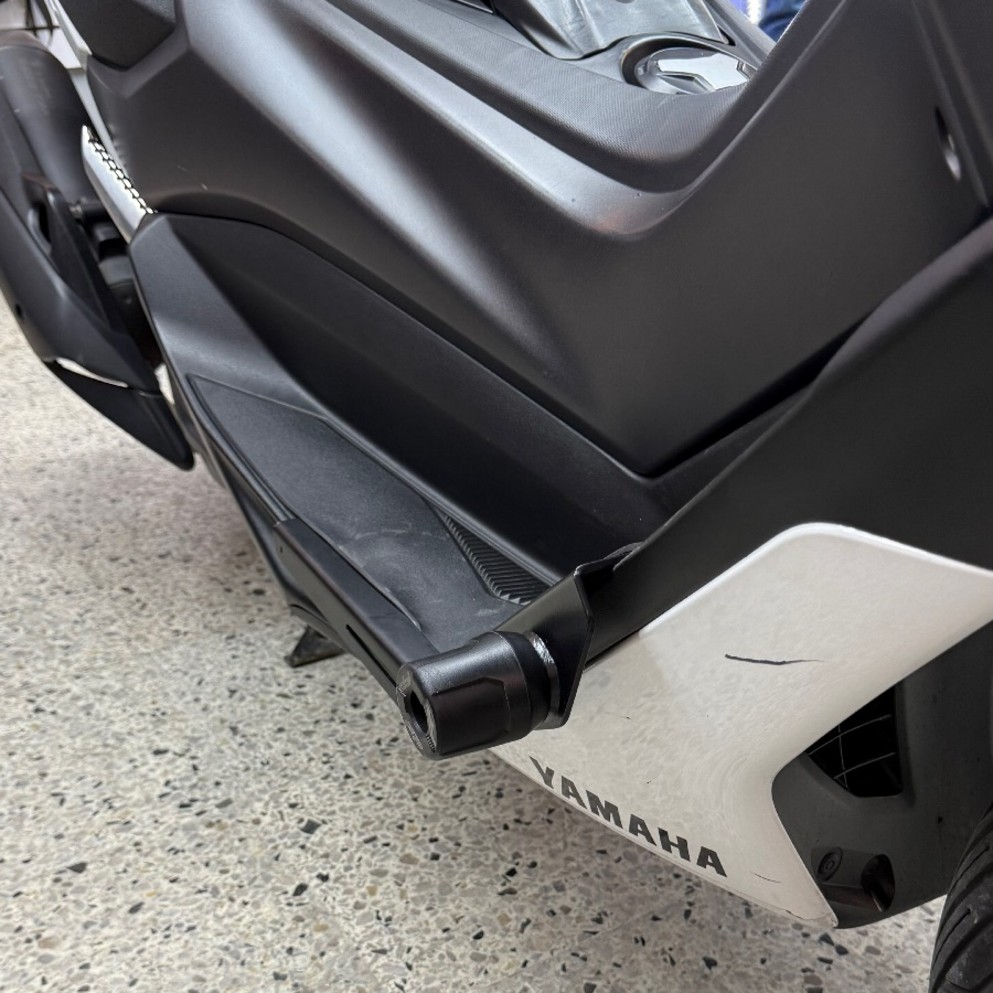 DEFENSAS CON SLIDERS FP VARIANT DELANTERO YAMAHA NMAX V1