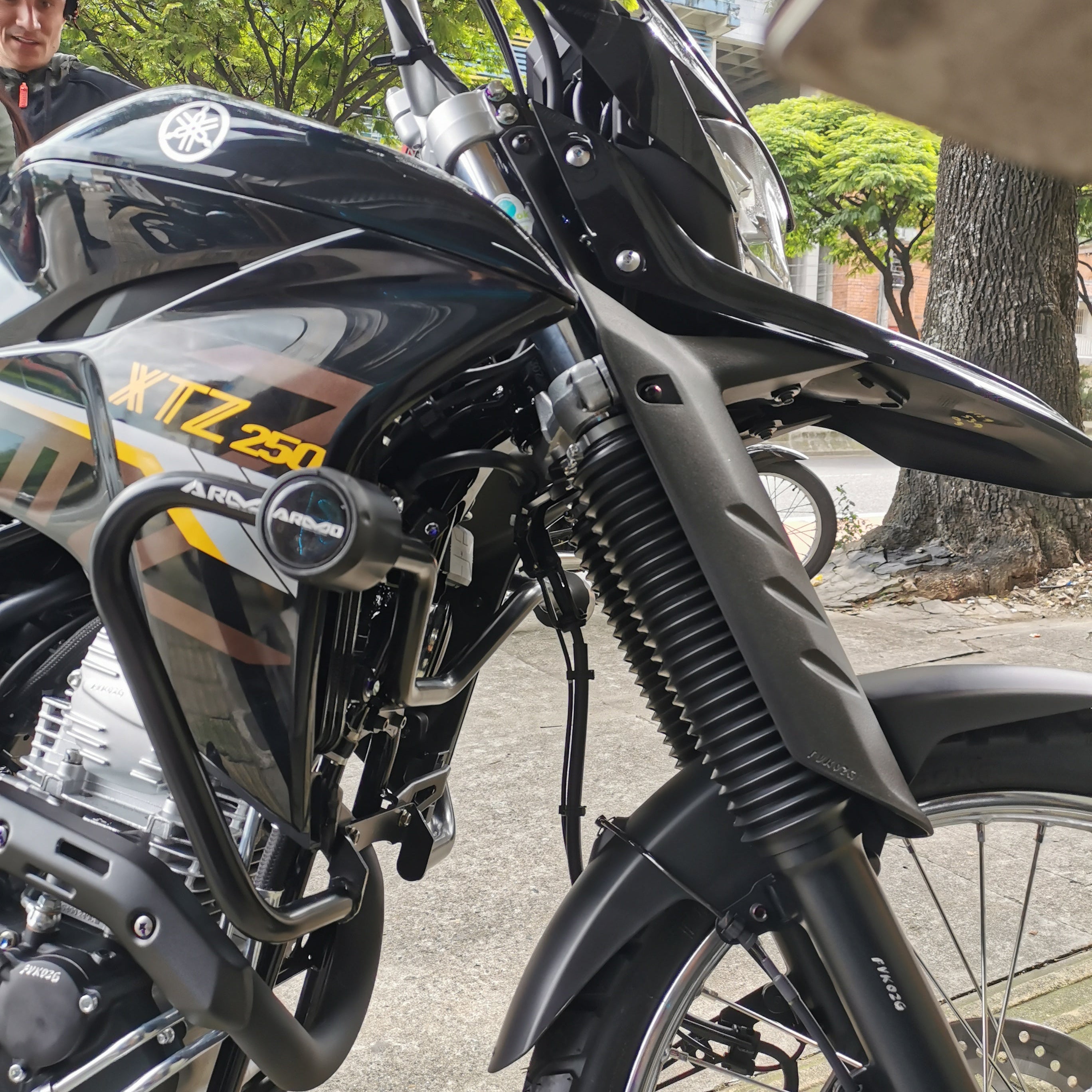 BARRA DE PROTECCIÓN CON SLIDER ARMO YAMAHA XTZ 250 ABS