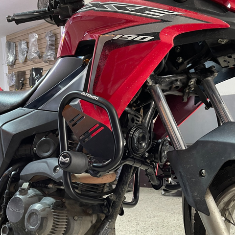BARRA DE PROTECCIÓN CON SLIDER ARMO AKT TTR 2014/2024 - HONDA XR150 - HONDA XR190L ABS 2.0 - HONDA XRE 190 - SUZUKI DR 150 - VICTORY MRX 125 - MRX 150