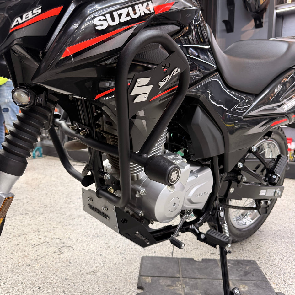 BARRA DE PROTECCION CON SLIDER CARBONO SIX SUZUKI DR 150