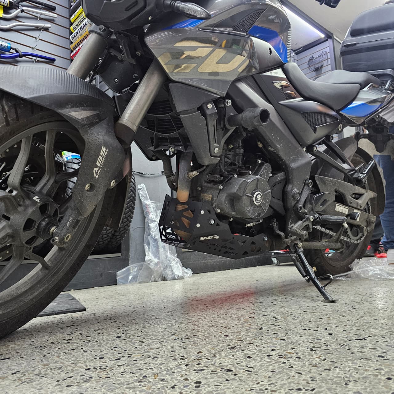 PROTECTOR DE MOTOR PECHERA BAJAJ PULSAR NS 200 2023 O SUPERIOR