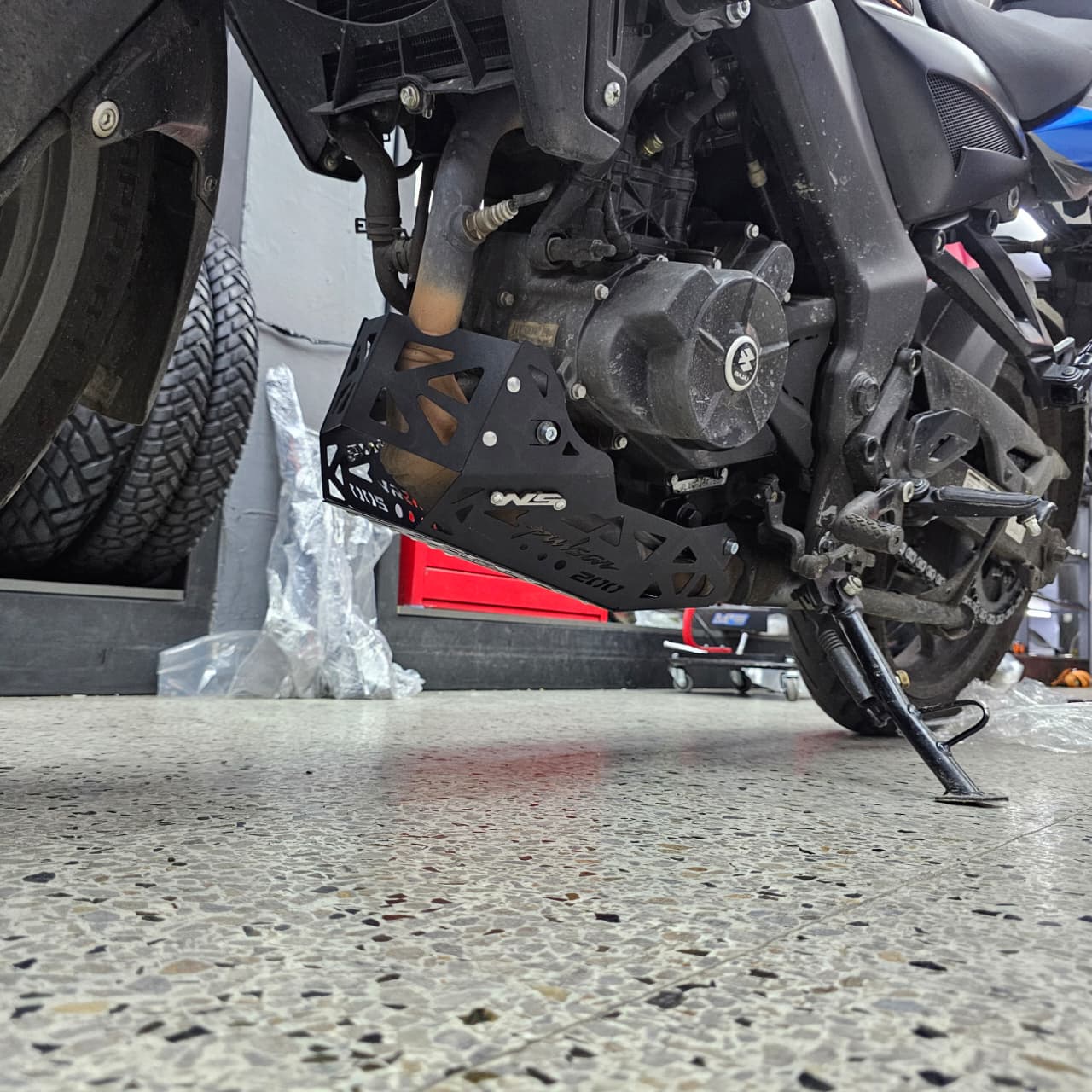 PROTECTOR DE MOTOR PECHERA BAJAJ PULSAR NS 200 2023 O SUPERIOR