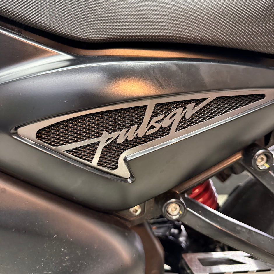 LUJO MAYAS LATERALES - TOMA DE AIRE EN ACERO BAJAJ PULSAR  NS400Z - PULSAR NS 200 - 160 - 125 UG