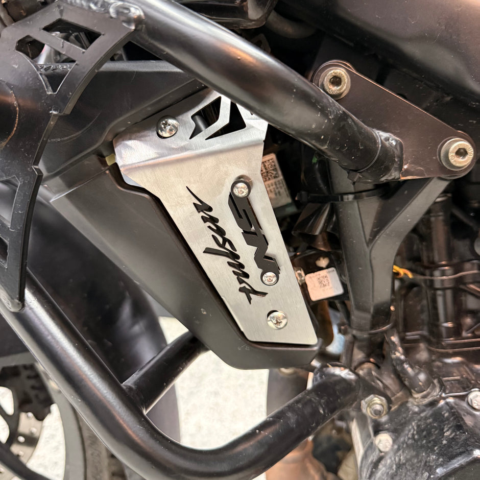 PROTECTORES LATERALES DEL RADIADOR EN ACERO - LIQUIDO REFRIGERANTE BAJAJ PULSAR NS 200