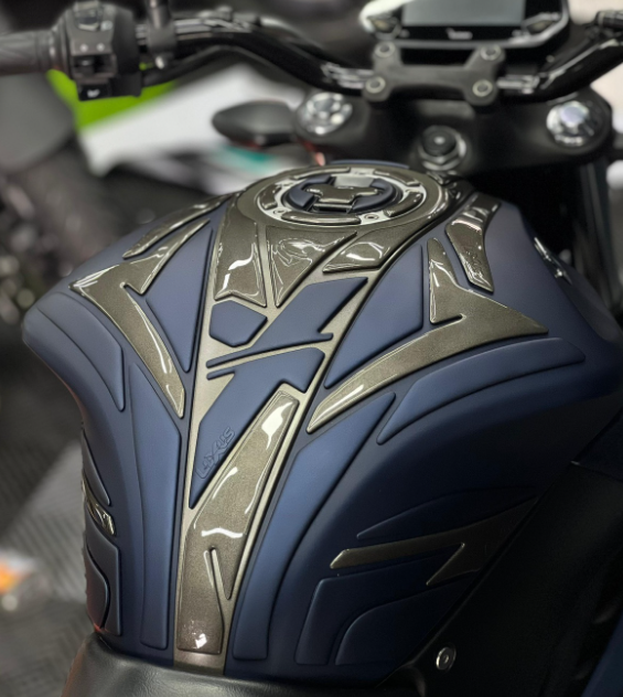 STOMPGRIPS - PROTECTORES DE TANQUE LUXUS PROTECT SUZUKI GIXXER 150 FI - GIXXER 250 FI - GIXXER 150 SF - GIXXER 250 SF