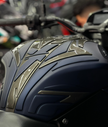 STOMPGRIPS - PROTECTORES DE TANQUE LUXUS PROTECT SUZUKI GIXXER 150 FI - GIXXER 250 FI - GIXXER 150 SF - GIXXER 250 SF