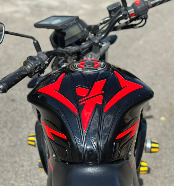 STOMPGRIPS - PROTECTORES DE TANQUE LUXUS PROTECT SUZUKI GIXXER 150 FI - GIXXER 250 FI - GIXXER 150 SF - GIXXER 250 SF