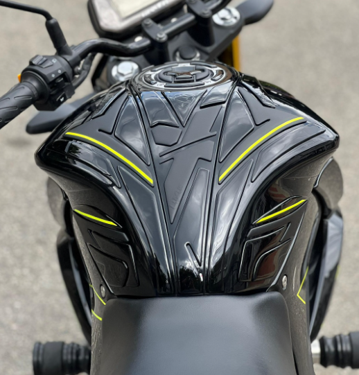 STOMPGRIPS - PROTECTORES DE TANQUE LUXUS PROTECT SUZUKI GIXXER 150 FI - GIXXER 250 FI - GIXXER 150 SF - GIXXER 250 SF