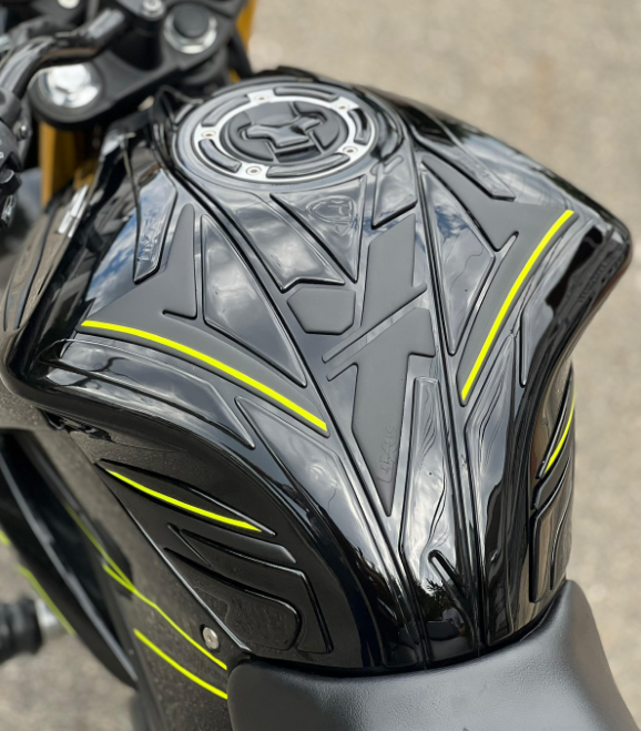 STOMPGRIPS - PROTECTORES DE TANQUE LUXUS PROTECT SUZUKI GIXXER 150 FI - GIXXER 250 FI - GIXXER 150 SF - GIXXER 250 SF