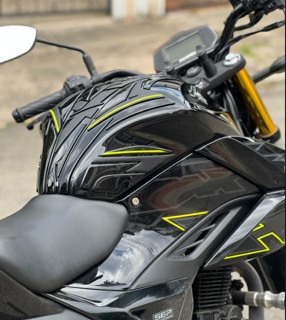 STOMPGRIPS - PROTECTORES DE TANQUE LUXUS PROTECT SUZUKI GIXXER 150 FI - GIXXER 250 FI - GIXXER 150 SF - GIXXER 250 SF