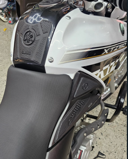 STOMPGRIPS - PROTECTORES DE TANQUE 3D  YAMAHA XTZ 150 (COMPLETO)
