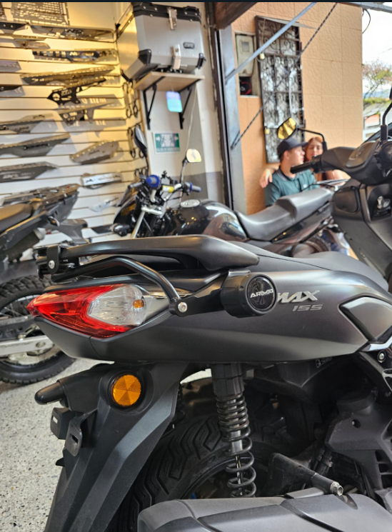 DEFENSAS CON SLIDERS ARMO YAMAHA NMAX CONNECTED DELANTERO Y TRASERO