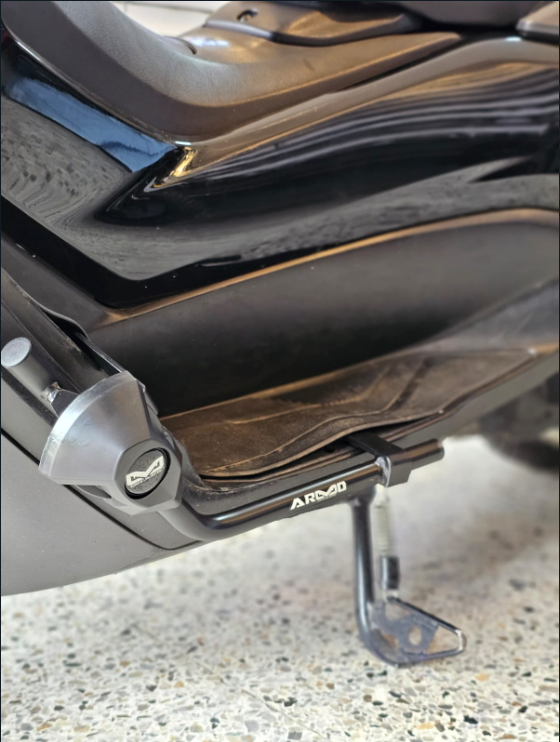 DEFENSAS CON SLIDERS ARMO YAMAHA NMAX CONNECTED DELANTERO Y TRASERO