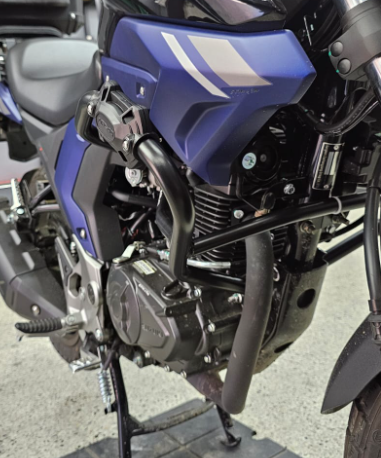 BARRA DE PROTECCIÓN CON SLIDER VSTROM 160 ARMO