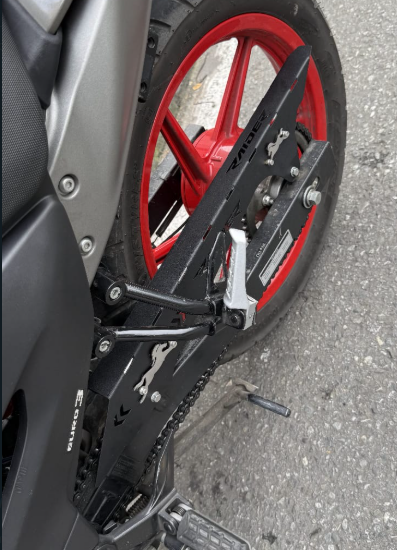 GUARDA CADENA EN ACERO TVS RAIDER - FI